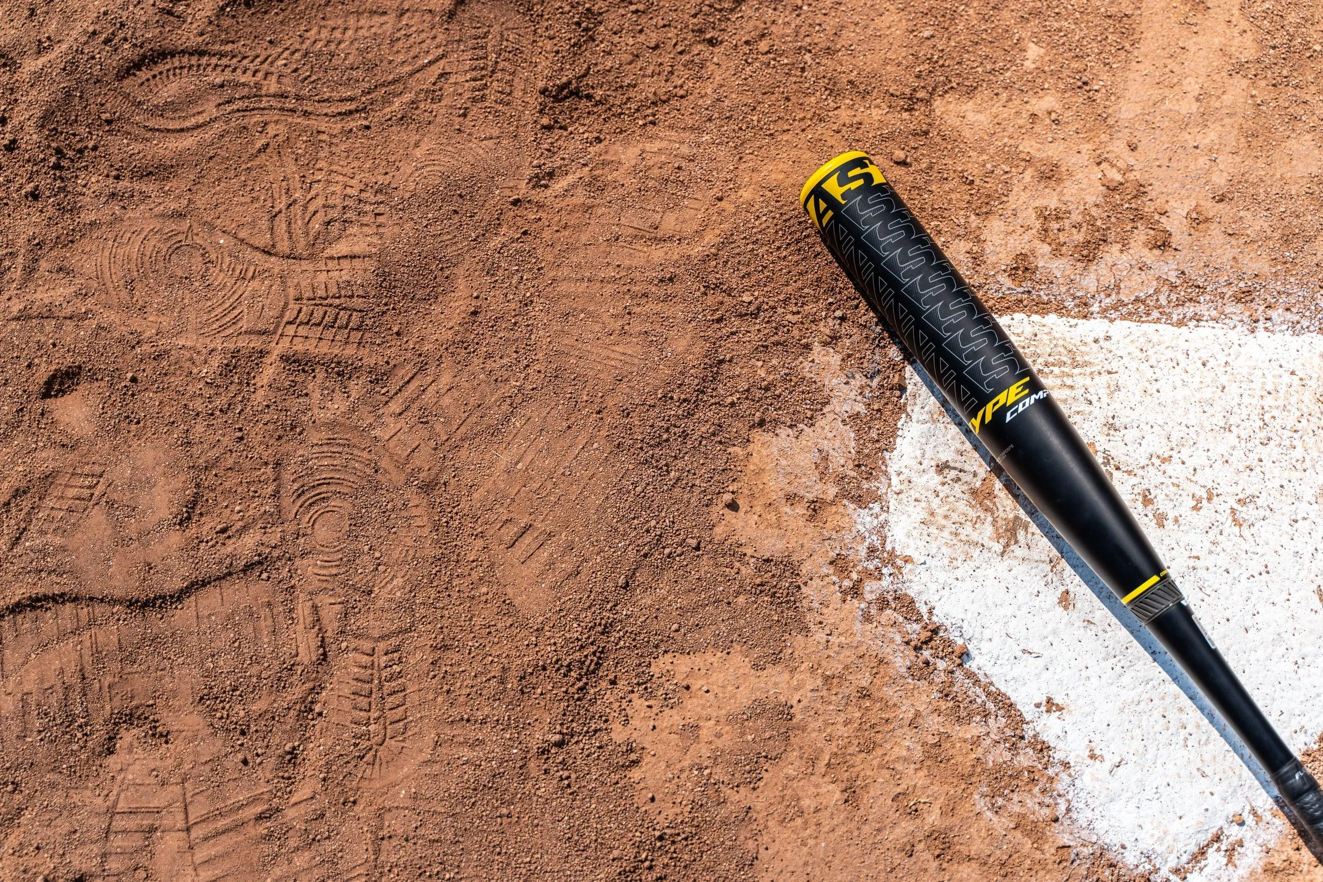 2023 Easton HYPE Comp (-3) BBCOR Baseball Bat: BB23HC